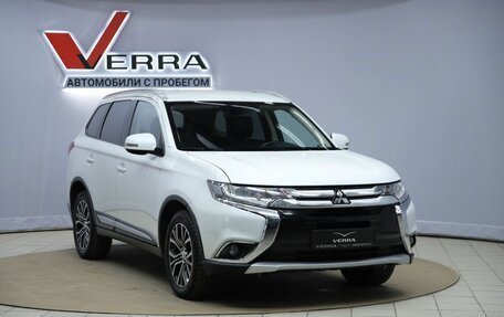 Mitsubishi Outlander III рестайлинг 3, 2017 год, 1 990 000 рублей, 3 фотография
