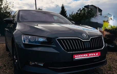 Skoda Superb III рестайлинг, 2018 год, 1 790 000 рублей, 3 фотография