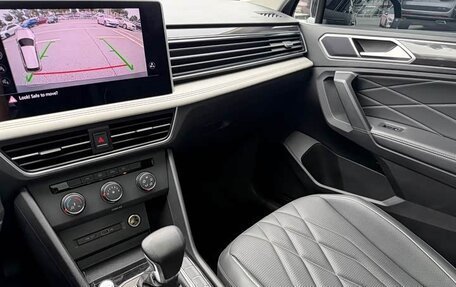 Volkswagen Tiguan II, 2023 год, 2 187 000 рублей, 12 фотография