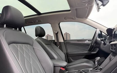 Volkswagen Tiguan II, 2023 год, 2 187 000 рублей, 14 фотография