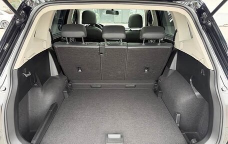 Volkswagen Tiguan II, 2023 год, 2 187 000 рублей, 17 фотография