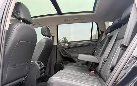 Volkswagen Tiguan II, 2023 год, 2 187 000 рублей, 15 фотография