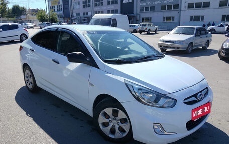 Hyundai Solaris II рестайлинг, 2014 год, 495 000 рублей, 3 фотография