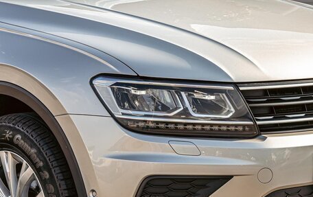 Volkswagen Tiguan II, 2019 год, 2 195 000 рублей, 8 фотография