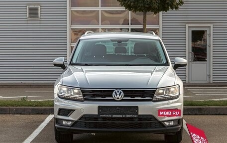 Volkswagen Tiguan II, 2019 год, 2 195 000 рублей, 2 фотография