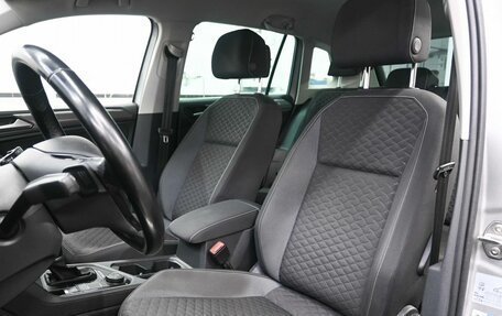 Volkswagen Tiguan II, 2018 год, 2 387 900 рублей, 10 фотография