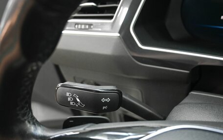 Volkswagen Tiguan II, 2018 год, 2 387 900 рублей, 12 фотография
