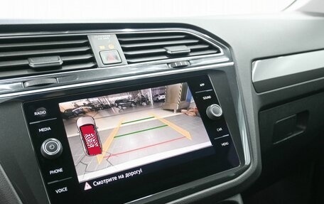 Volkswagen Tiguan II, 2018 год, 2 387 900 рублей, 17 фотография