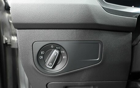 Volkswagen Tiguan II, 2018 год, 2 387 900 рублей, 23 фотография