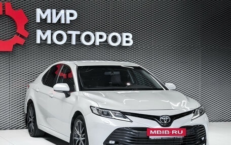 Toyota Camry, 2018 год, 2 485 000 рублей, 3 фотография