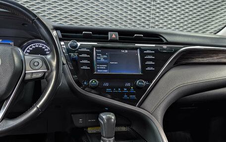 Toyota Camry, 2018 год, 2 485 000 рублей, 19 фотография