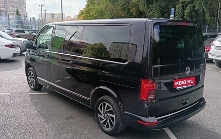 Volkswagen Multivan T6 рестайлинг, 2021 год, 7 199 000 рублей, 3 фотография