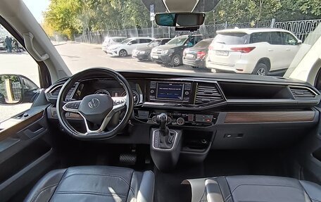 Volkswagen Multivan T6 рестайлинг, 2021 год, 7 199 000 рублей, 12 фотография