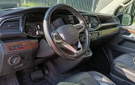 Volkswagen Multivan T6 рестайлинг, 2021 год, 7 199 000 рублей, 13 фотография