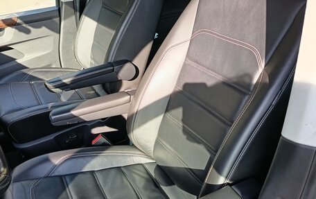 Volkswagen Multivan T6 рестайлинг, 2021 год, 7 199 000 рублей, 25 фотография