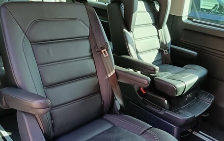 Volkswagen Multivan T6 рестайлинг, 2021 год, 7 199 000 рублей, 33 фотография