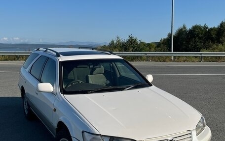 Toyota Camry, 1998 год, 400 000 рублей, 2 фотография