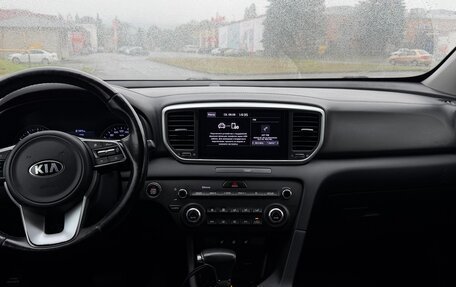 KIA Sportage IV рестайлинг, 2021 год, 1 990 000 рублей, 6 фотография