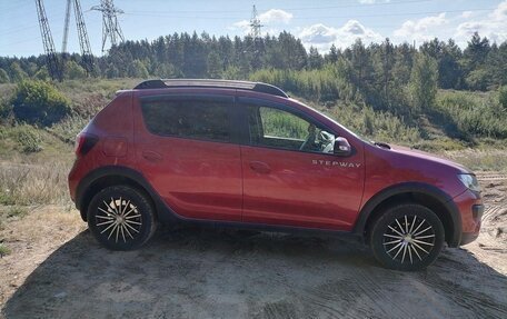 Renault Sandero II рестайлинг, 2017 год, 800 000 рублей, 3 фотография