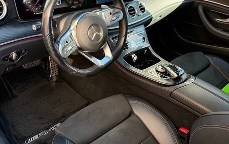 Mercedes-Benz E-Класс, 2019 год, 4 000 000 рублей, 4 фотография