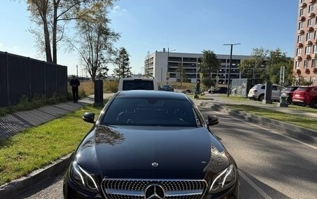 Mercedes-Benz E-Класс, 2019 год, 4 000 000 рублей, 2 фотография