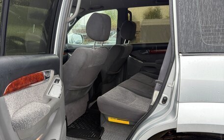 Toyota Land Cruiser Prado 120 рестайлинг, 2006 год, 1 550 000 рублей, 7 фотография