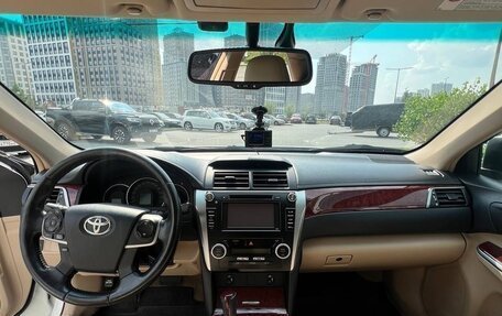 Toyota Camry, 2012 год, 1 400 000 рублей, 4 фотография