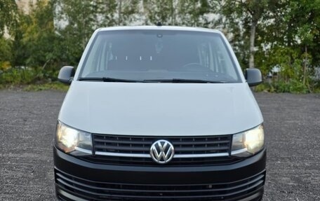 Volkswagen Transporter T6 рестайлинг, 2019 год, 2 250 000 рублей, 1 фотография