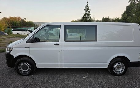 Volkswagen Transporter T6 рестайлинг, 2019 год, 2 250 000 рублей, 2 фотография