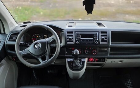 Volkswagen Transporter T6 рестайлинг, 2019 год, 2 250 000 рублей, 4 фотография