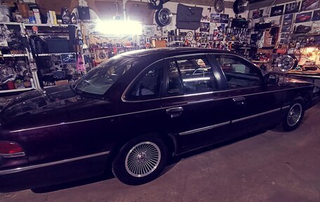 Ford Crown Victoria II, 1993 год, 2 500 000 рублей, 2 фотография