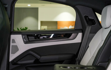 Porsche Cayenne III, 2026 год, 19 690 000 рублей, 26 фотография