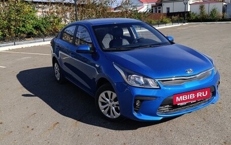KIA Rio IV, 2018 год, 880 000 рублей, 2 фотография