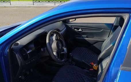 KIA Rio IV, 2018 год, 880 000 рублей, 10 фотография
