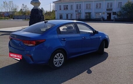KIA Rio IV, 2018 год, 880 000 рублей, 4 фотография