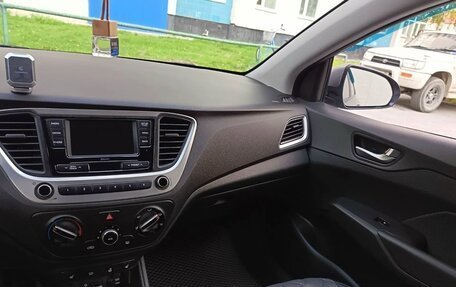 Hyundai Solaris II рестайлинг, 2017 год, 1 145 000 рублей, 8 фотография