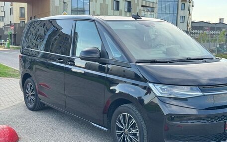 Volkswagen Multivan, 2023 год, 5 140 000 рублей, 2 фотография