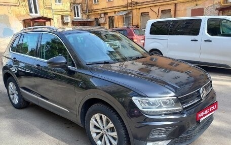 Volkswagen Tiguan II, 2017 год, 2 240 000 рублей, 2 фотография