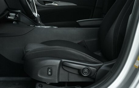 Opel Insignia II рестайлинг, 2019 год, 1 450 000 рублей, 18 фотография