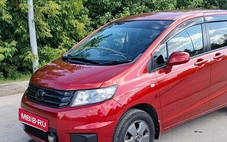 Honda Freed I, 2010 год, 1 050 000 рублей, 3 фотография