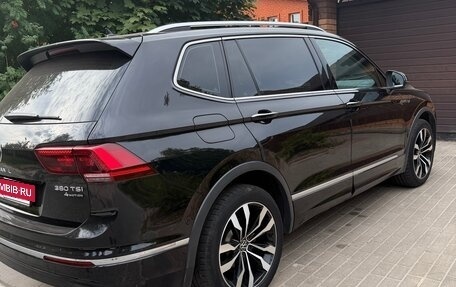 Volkswagen Tiguan II, 2021 год, 4 000 000 рублей, 2 фотография