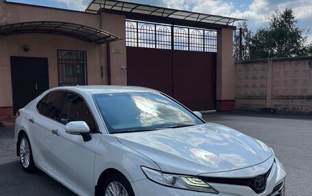 Toyota Camry, 2020 год, 2 300 000 рублей, 8 фотография