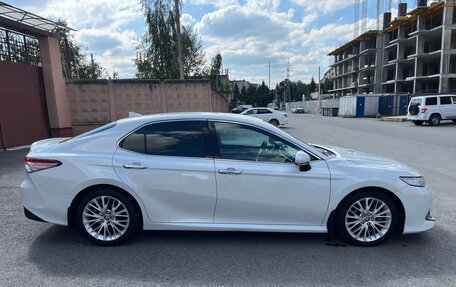 Toyota Camry, 2020 год, 2 300 000 рублей, 7 фотография