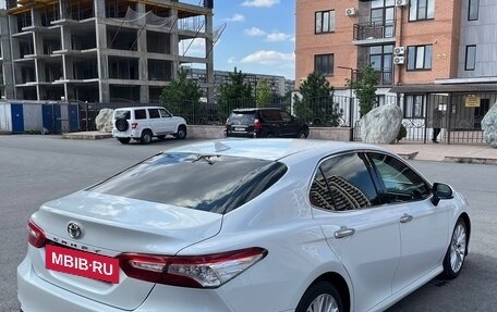 Toyota Camry, 2020 год, 2 300 000 рублей, 6 фотография