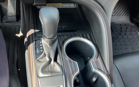 Toyota Camry, 2020 год, 2 300 000 рублей, 16 фотография