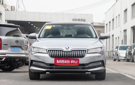 Skoda Superb III рестайлинг, 2025 год, 2 990 633 рублей, 2 фотография