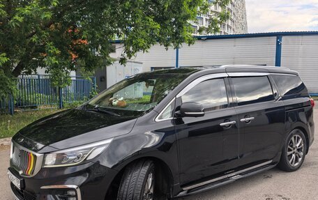 KIA Carnival III, 2018 год, 2 600 000 рублей, 5 фотография