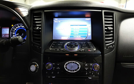 Infiniti QX70, 2013 год, 2 100 000 рублей, 19 фотография