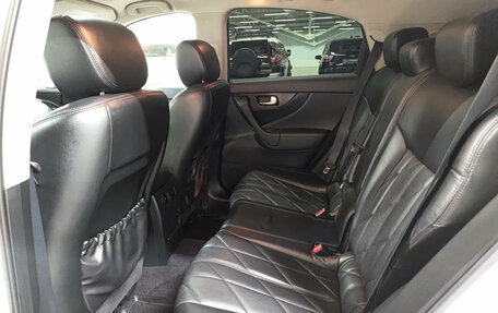 Infiniti QX70, 2013 год, 2 100 000 рублей, 16 фотография