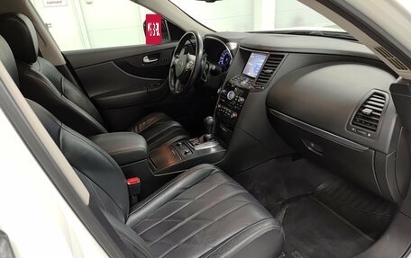 Infiniti QX70, 2013 год, 2 100 000 рублей, 15 фотография